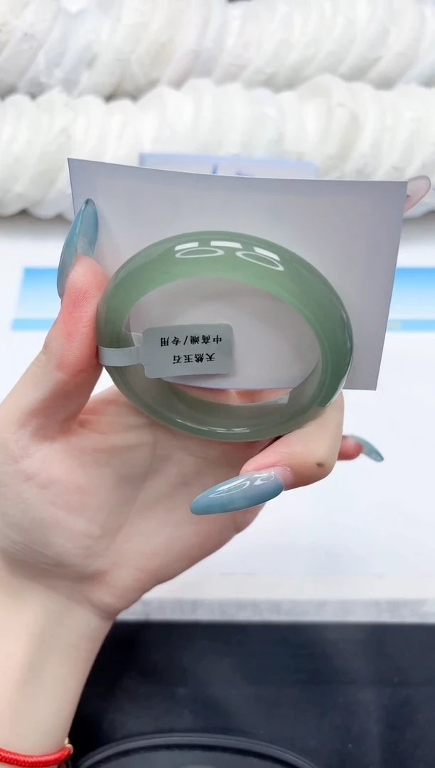 石英质玉手镯未镶嵌185-56