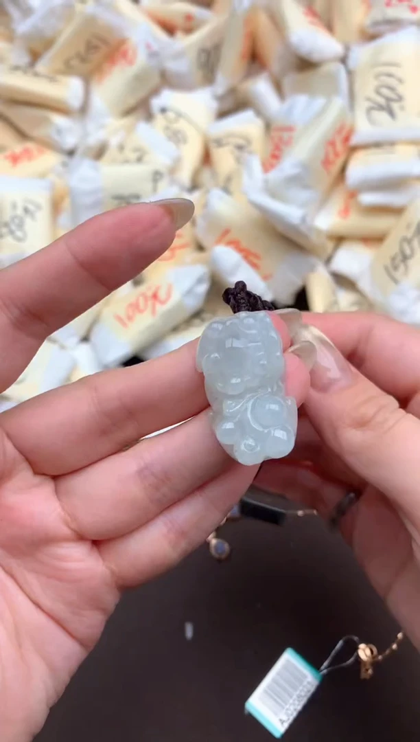 【闪购商品】翡翠挂件未镶嵌  一