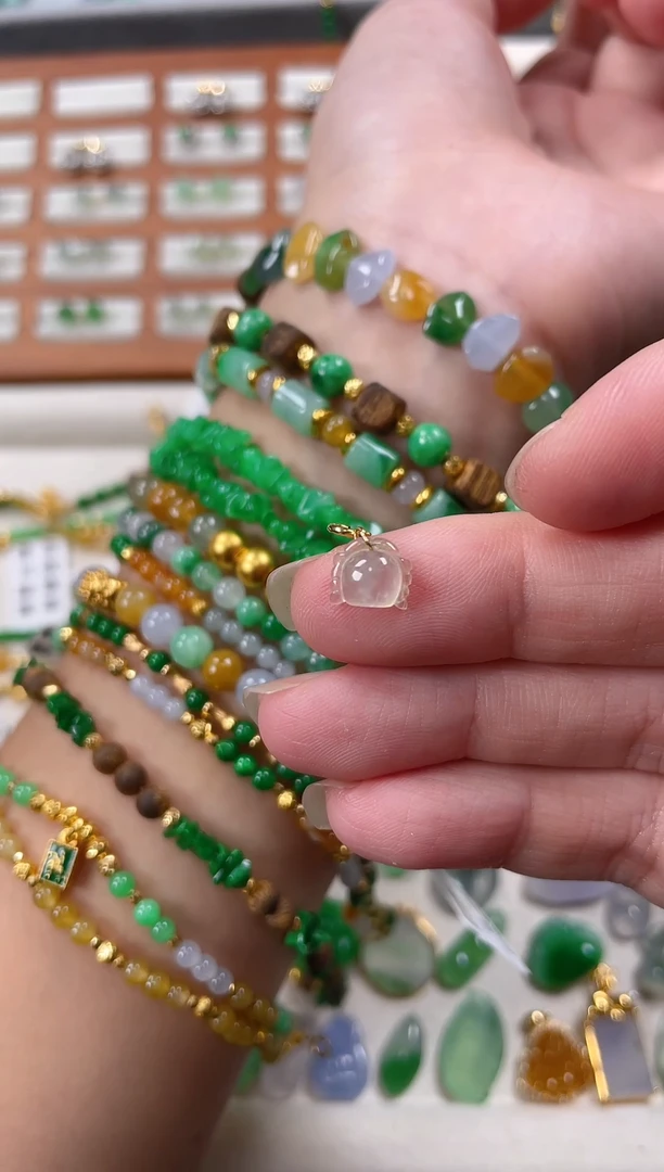 翡翠18K金镶嵌吊坠(不含链)一个   JK432