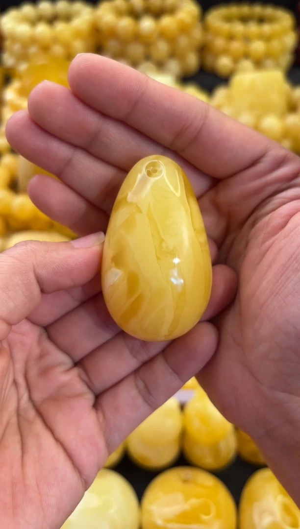 蜜蜡颈饰未镶嵌奶酪黄白水滴