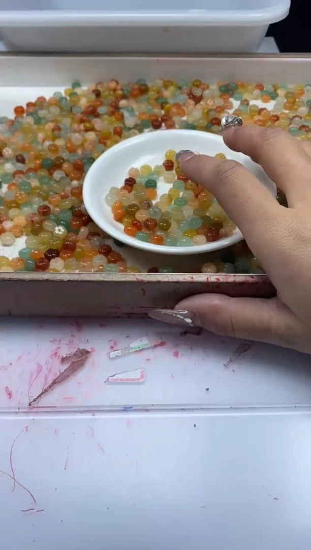 【闪购商品】玛瑙/玉髓颈饰未镶嵌w875三彩金丝玉五瓣花8mm*20颗