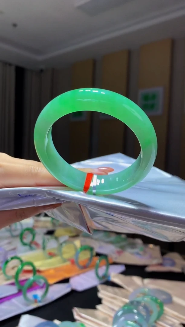 未镶嵌手镯翡翠-C305 圈口57 全款45万 定金2万