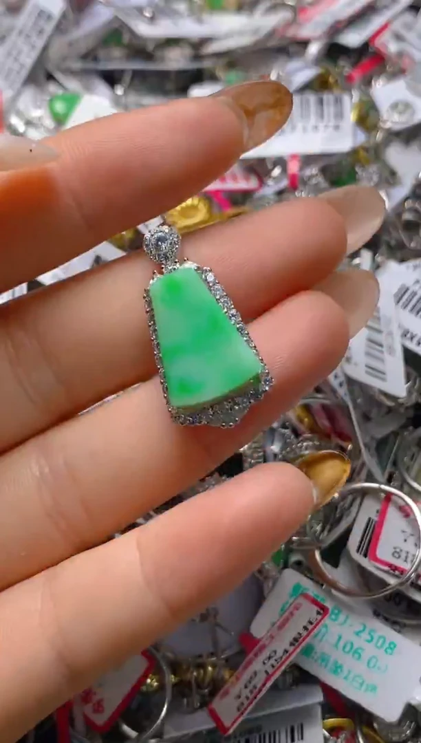 银S925镶嵌戒指翡翠百内无证书