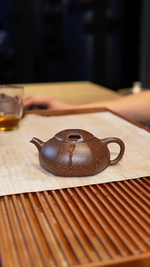 茶壶紫砂全手工六方牛盖，170cc