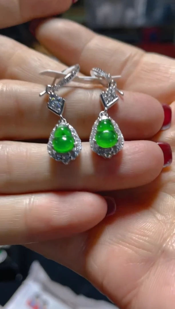 【闪购商品】翡翠耳饰未镶嵌天然A货翡翠 假一赔四