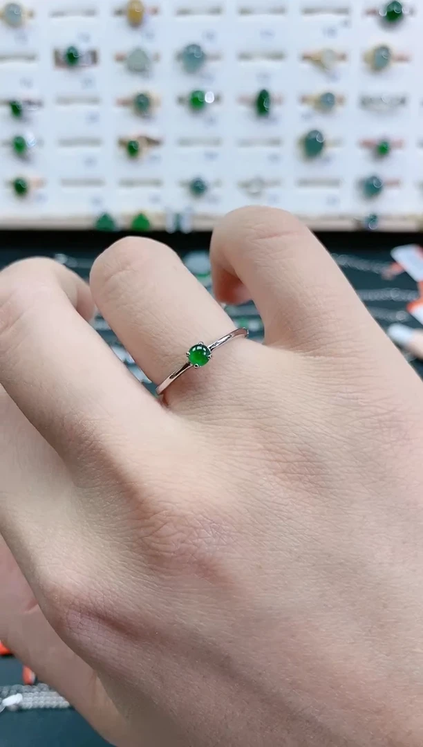翡翠戒指银S925镶嵌天然翡翠