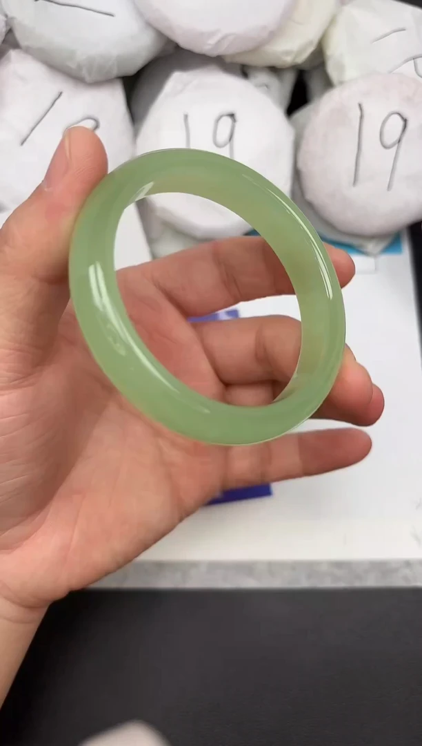 未镶嵌手镯石英质玉14-59/60