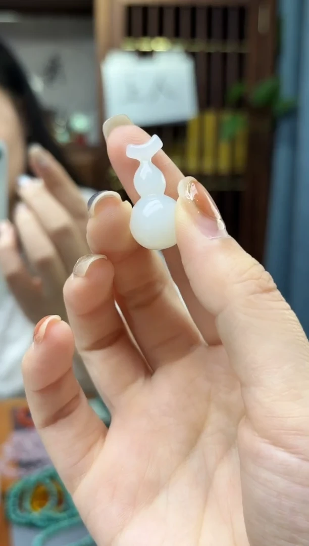 颈饰未镶嵌和田玉白玉葫芦吊坠XE编绳