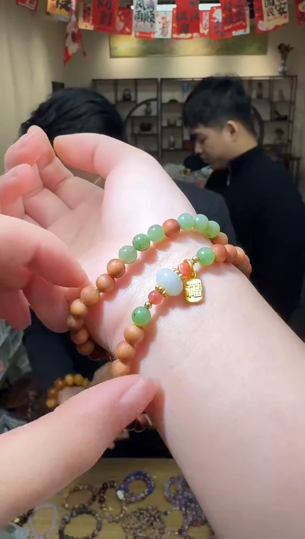 未镶嵌手链和田玉多样性发一件 536