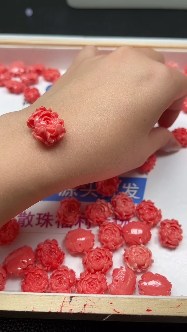散珠未镶嵌拼合珍珠（马贝珠）C796女皇贝 牡丹花2个8元