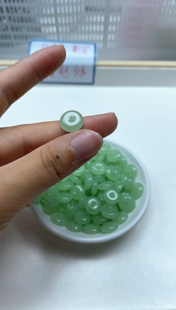 玛瑙/玉髓散珠未镶嵌c907 冰晴 扣子6个8.8元