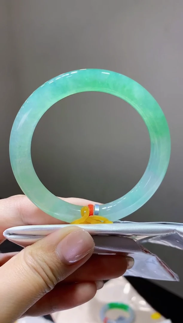 未镶嵌手镯翡翠C18天然A货缅甸翡翠55.8总价18万定金5000