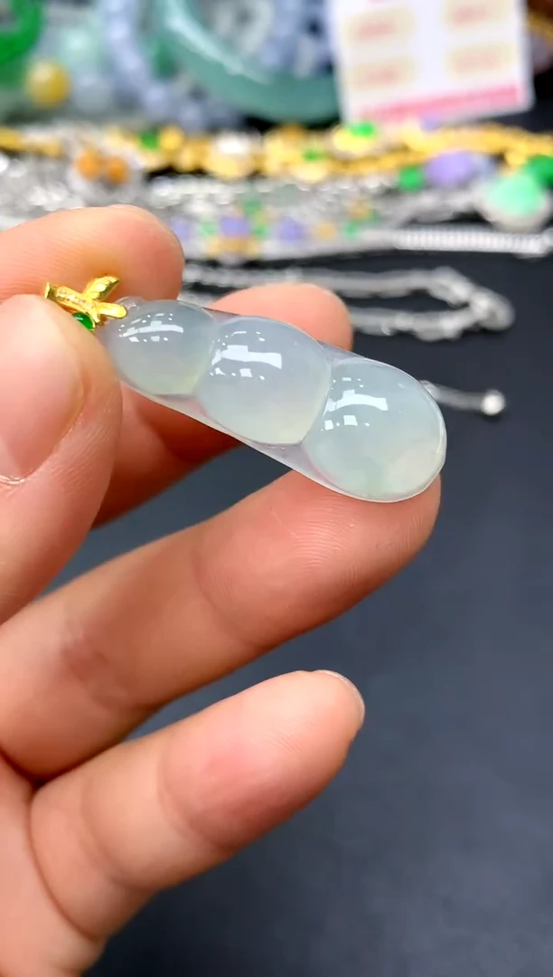 颈饰18K金镶嵌翡翠41-中国好珍宝