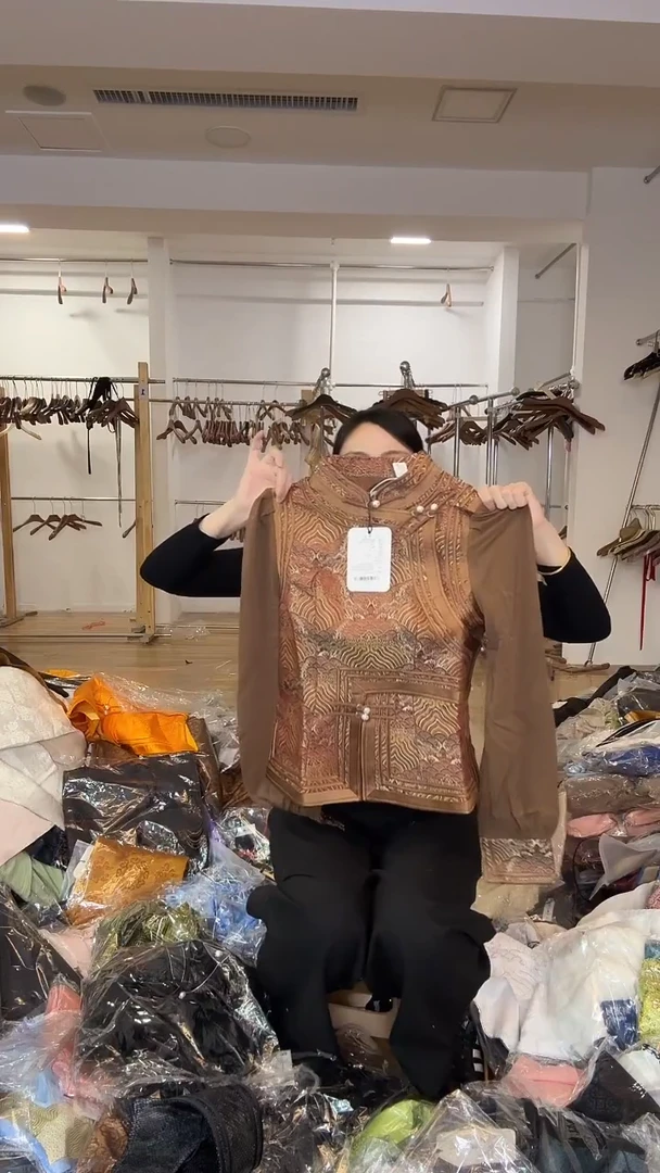 M 105斤以里  纱袖