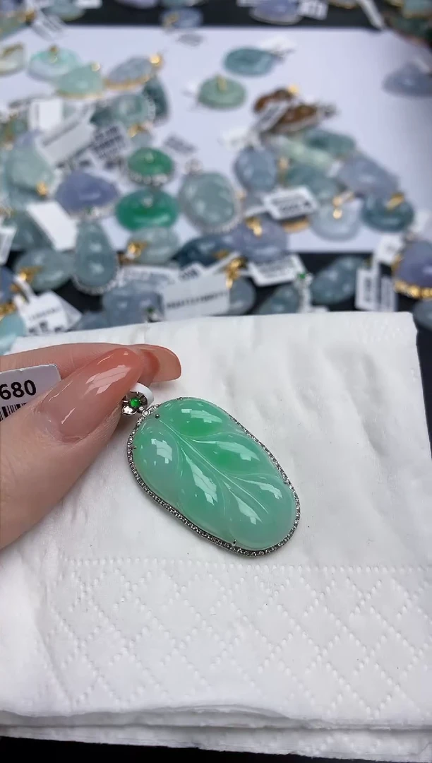 【闪购商品】翡翠颈饰18K金镶嵌天然缅甸翡翠A货