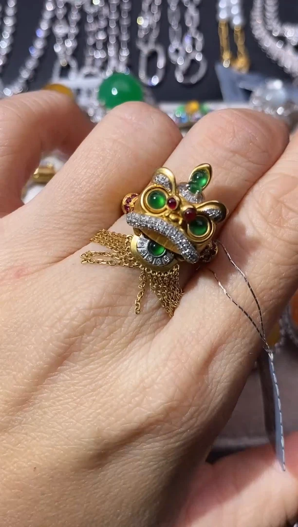 18K金镶嵌戒指翡翠戒指