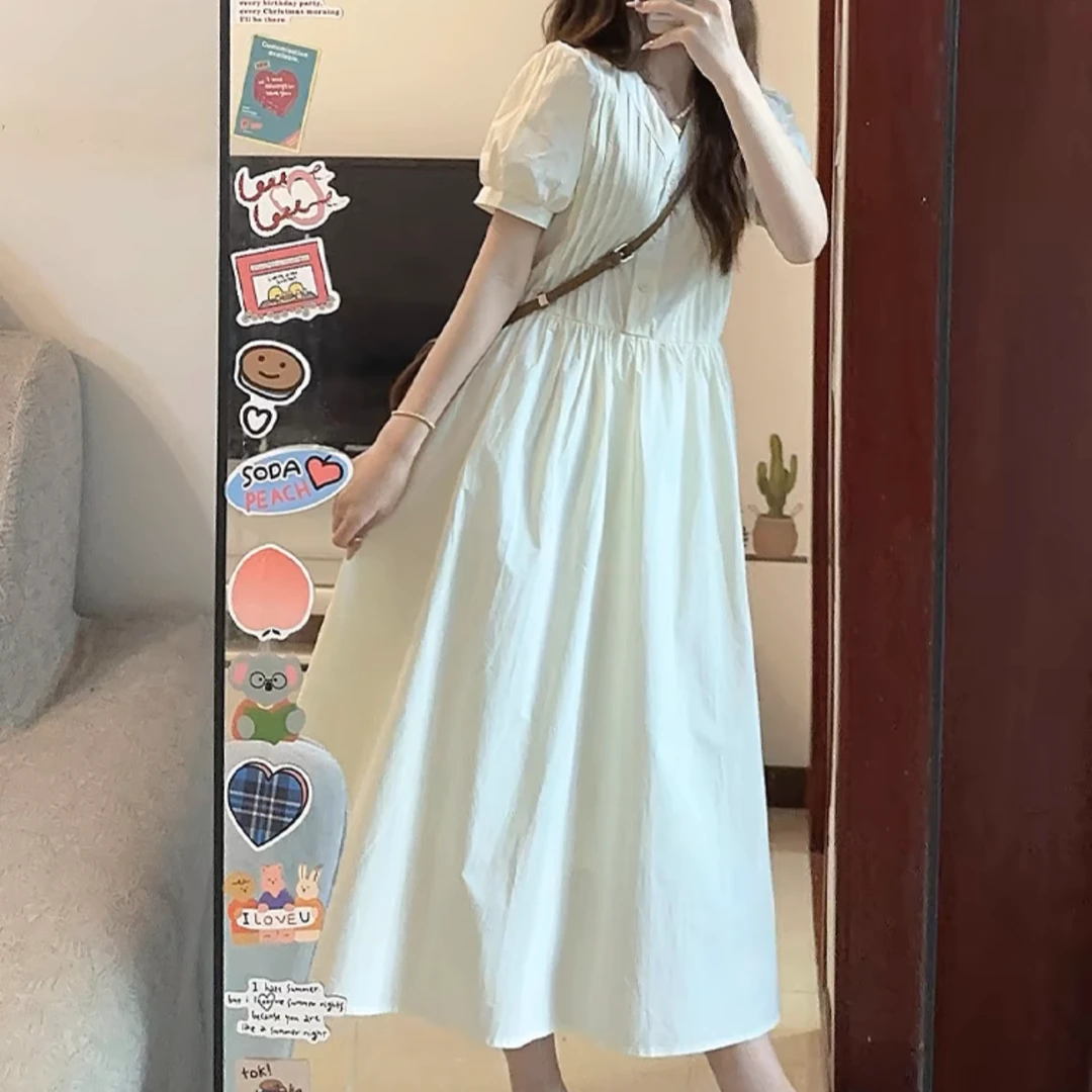 2025法式茶歇温柔简约高级连衣裙裙子V领款