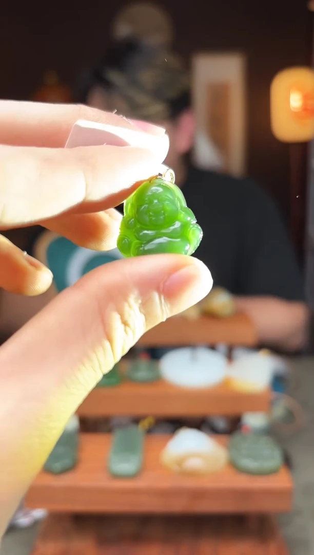 18K金镶嵌和田玉把件dd14-弥勒佛 有瑕 多样性发其一