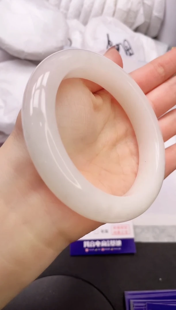 【闪购商品】和田玉手镯未镶嵌12K157-63