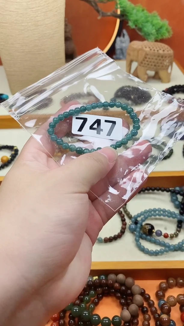 未镶嵌手链翡翠05蓝水单圈