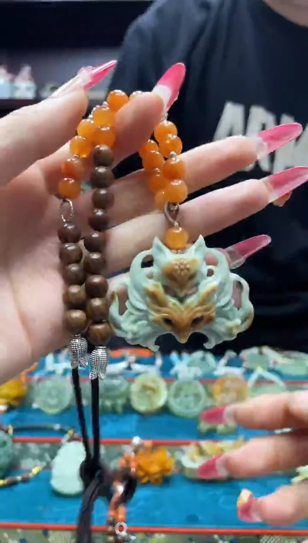 未镶嵌岫玉吊坠·