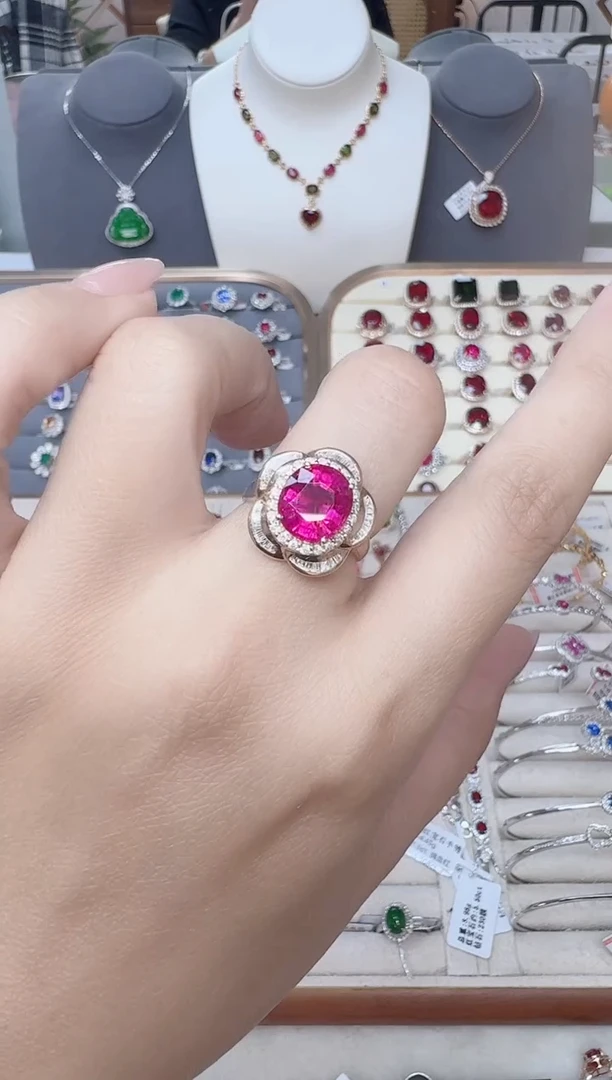 18K金镶嵌碧玺戒指碧玺3.46CT