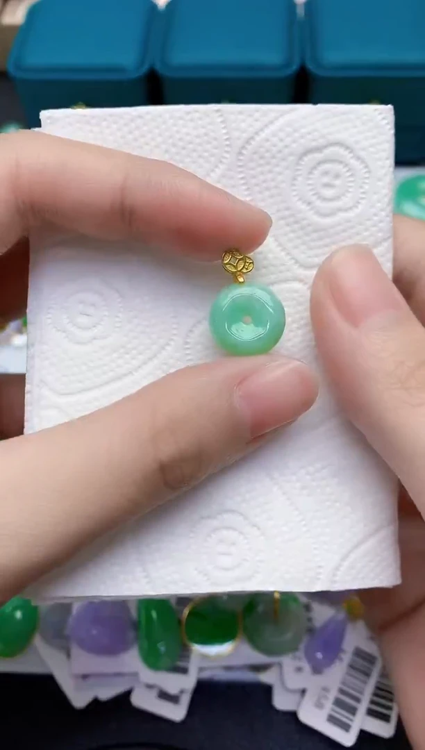 颈饰未镶嵌翡翠天然翡翠缅甸A货