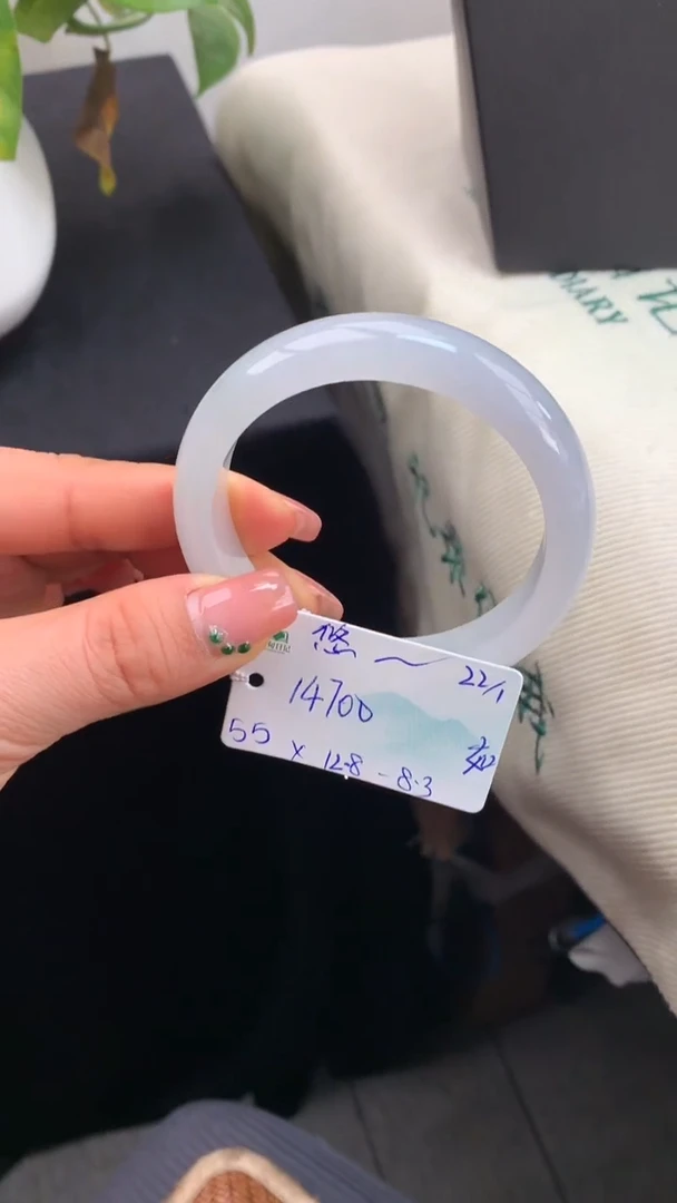 【闪购商品】翡翠手镯未镶嵌下单联系客服核对地址哦