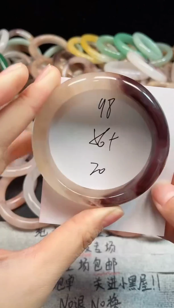 未镶嵌手镯石英质玉98