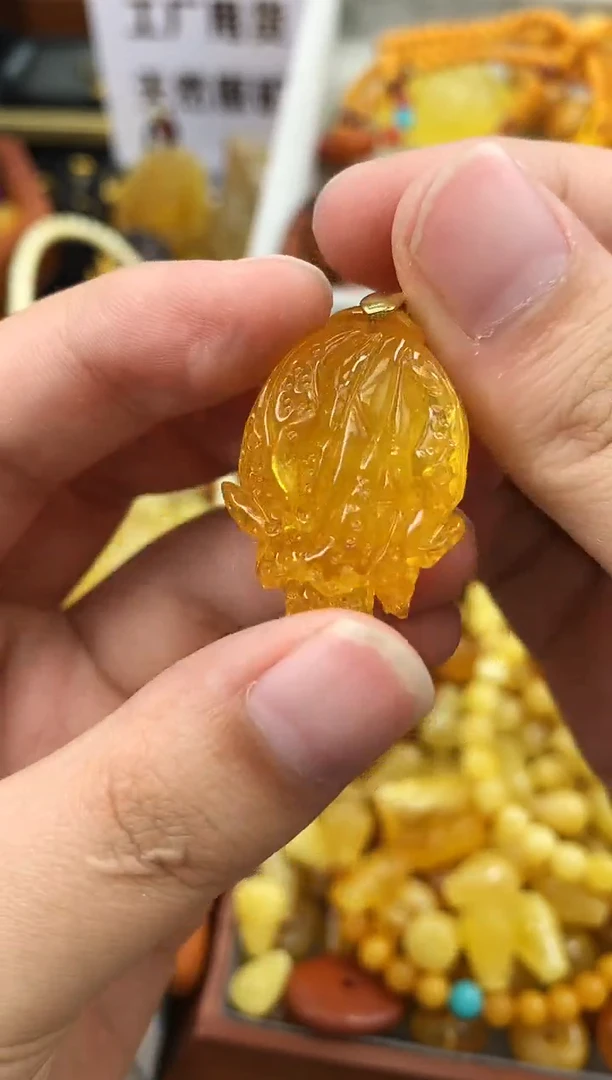 未镶嵌琥珀珠宝奇石137