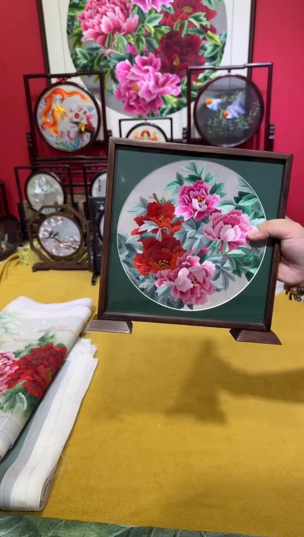 织绣精品手工苏绣紫光檀