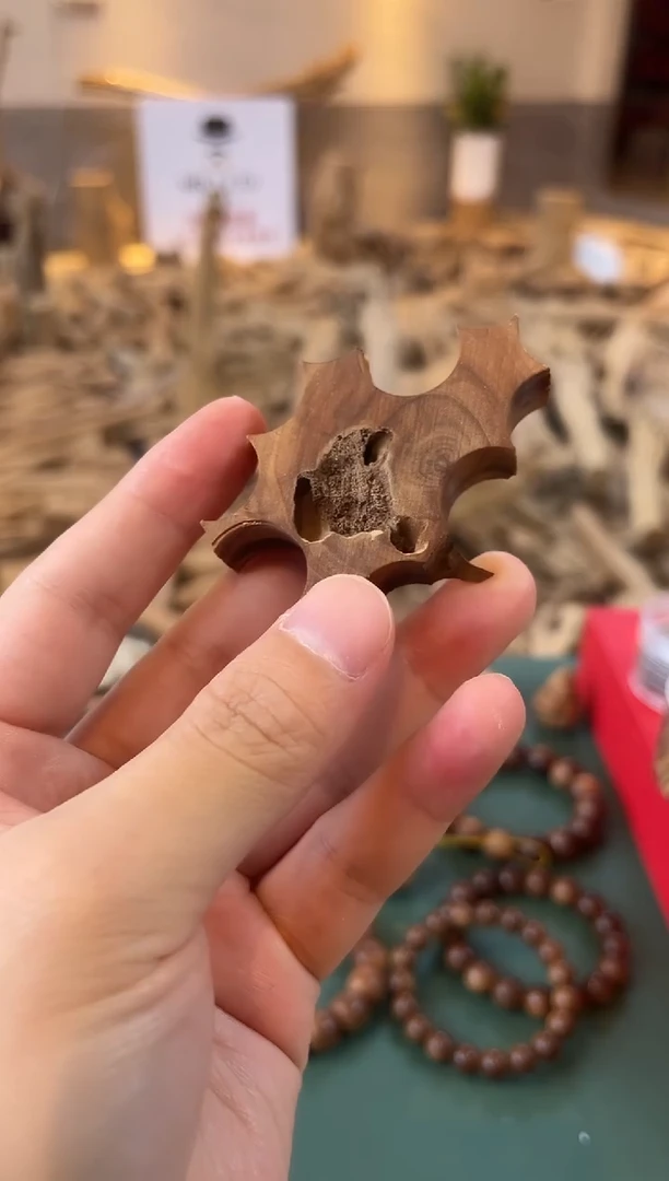 檀香木手串大*正区老山檀 原材