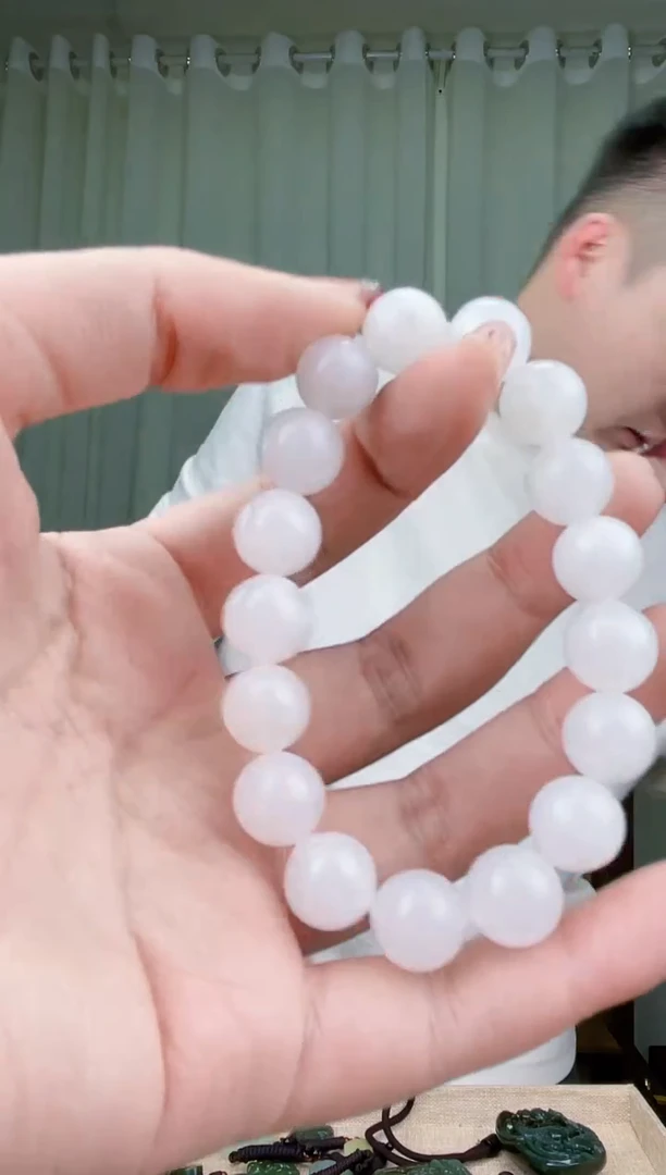 【闪购商品】和田玉挂件未镶嵌拍一发一，多样性发货