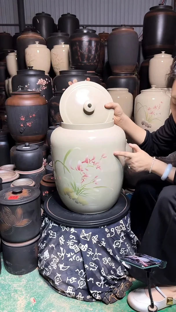 罐瑕疵20升水缸 白泥亮光 149