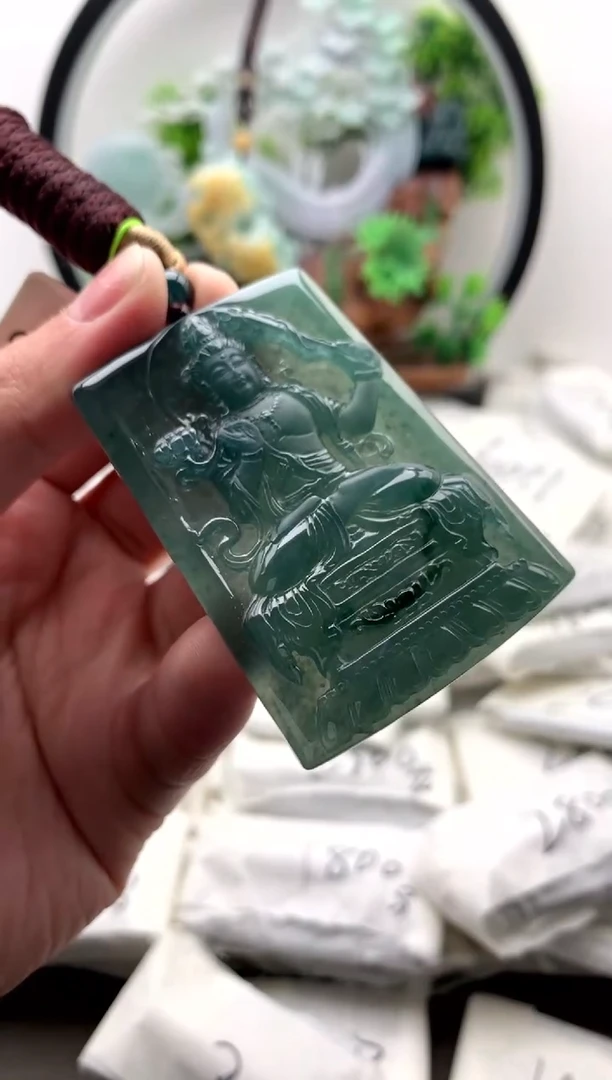 【闪购商品】翡翠颈饰未镶嵌虚空藏