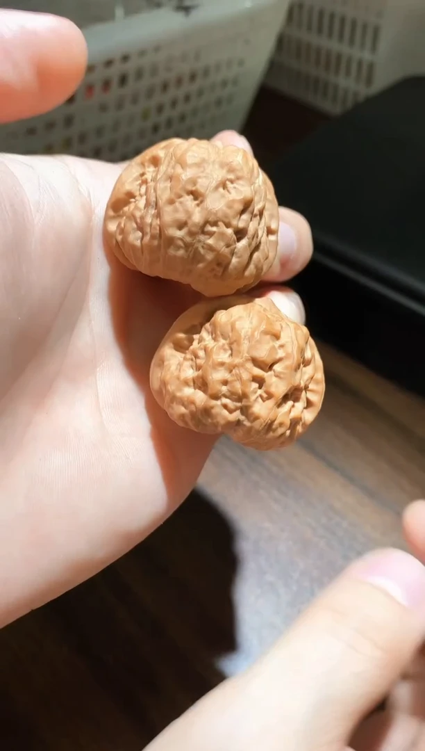 文玩核桃把件全品打底蛤蟆头38左右+随机一对
