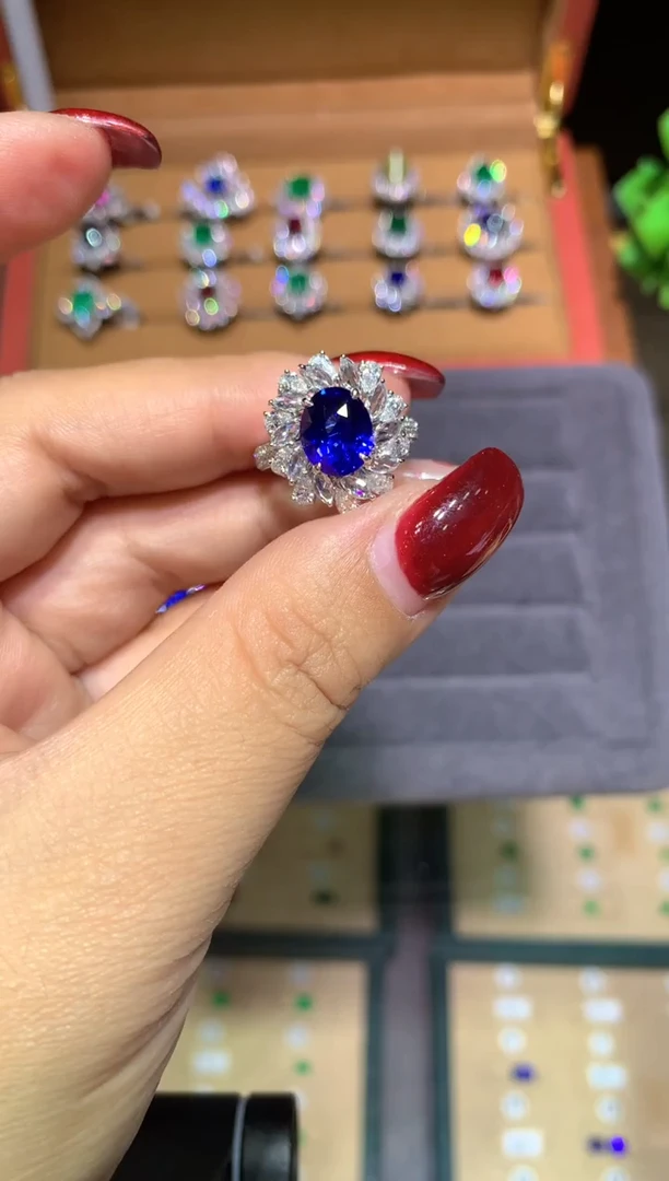 戒指蓝宝石18K金镶嵌3.15ct