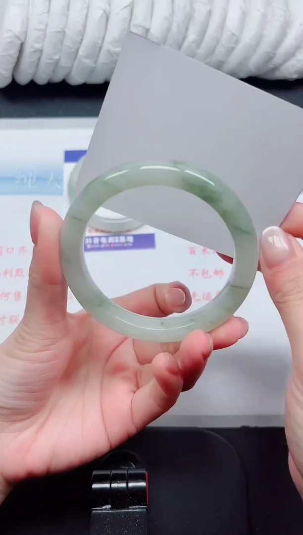 【闪购商品】石英质玉手镯未镶嵌48#58洒金