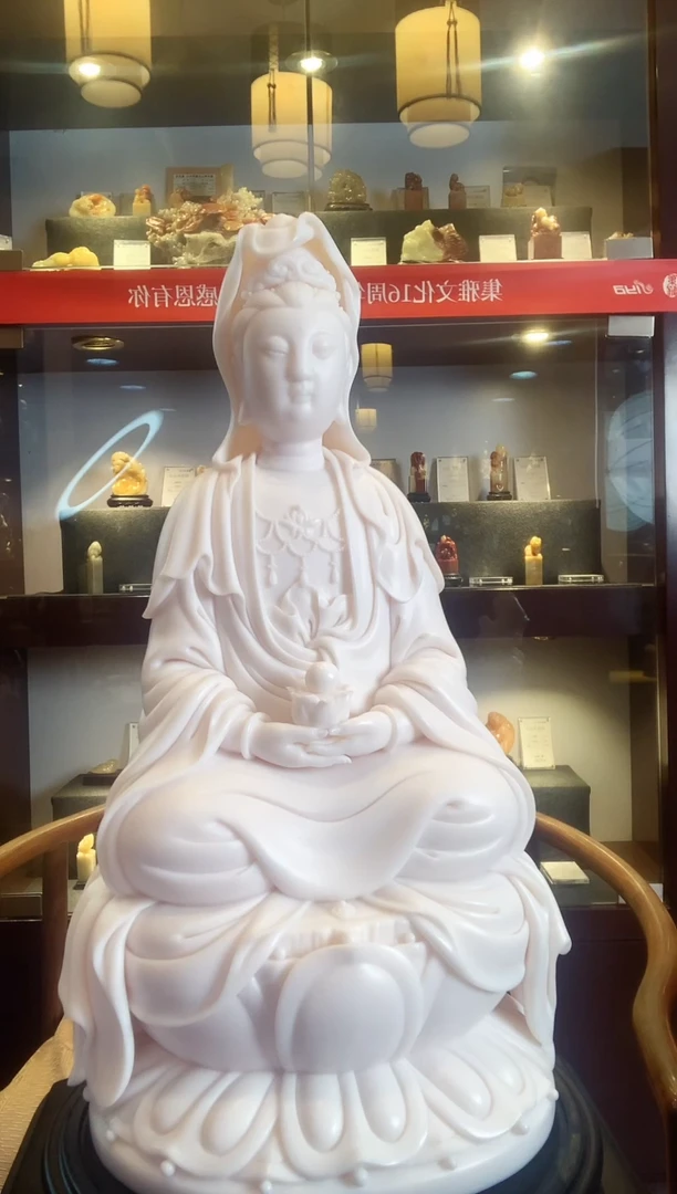 德化白瓷  坐古莲观音 陈进宝老师 高29 cm
