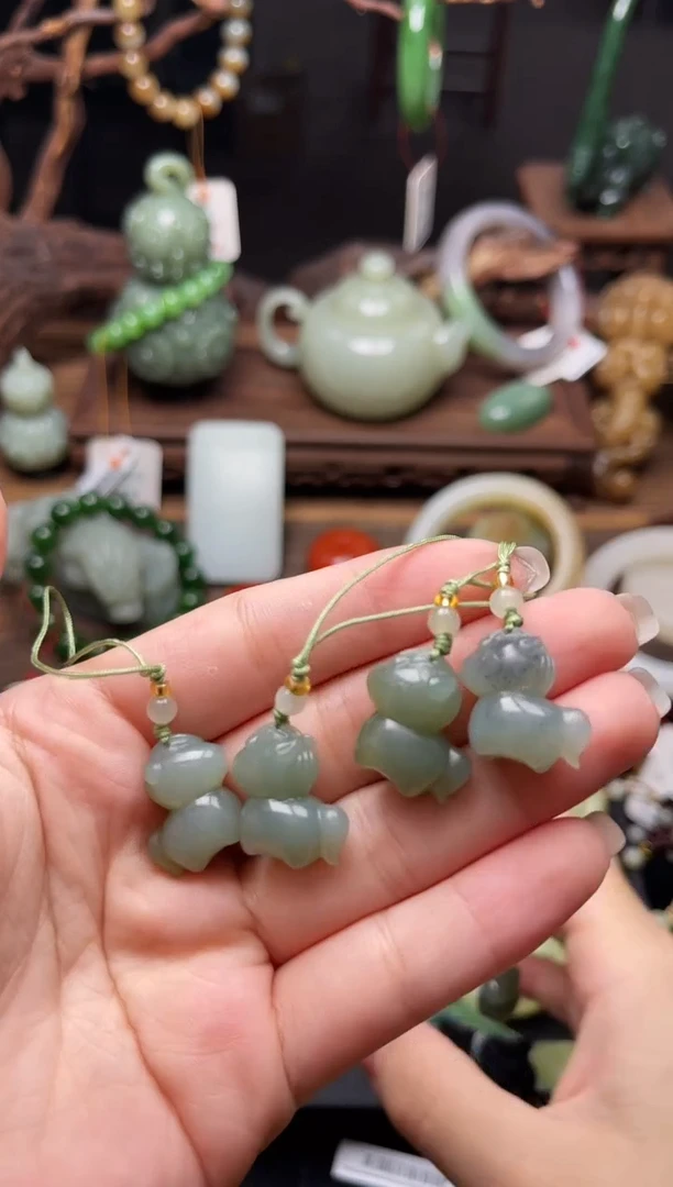 和田玉未镶嵌挂件吐拉牧场 小马 有瑕疵 多样性发一