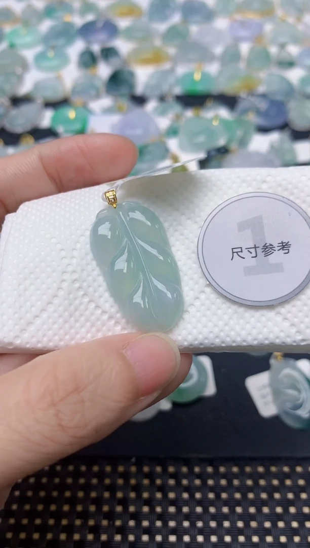 颈饰18K金镶嵌翡翠天然缅甸A货翡翠