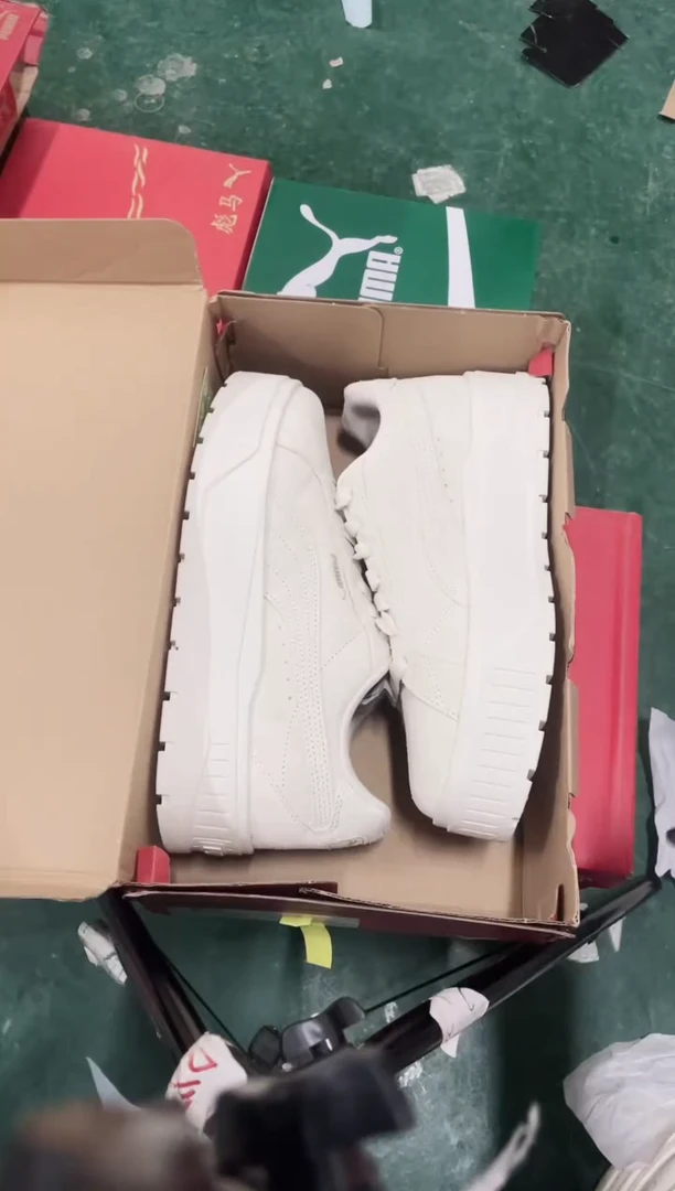 彪马时尚休闲运动鞋40M  KK61