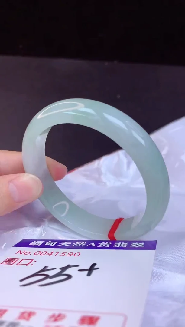 【闪购商品】翡翠手镯未镶嵌55+