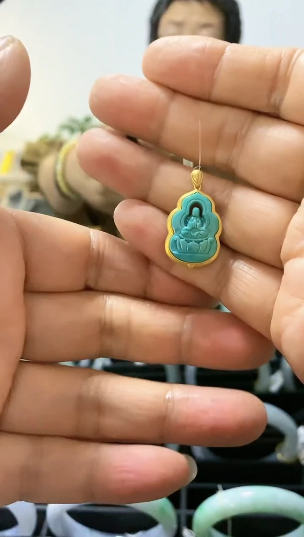 18K金镶嵌绿松石颈饰吊坠