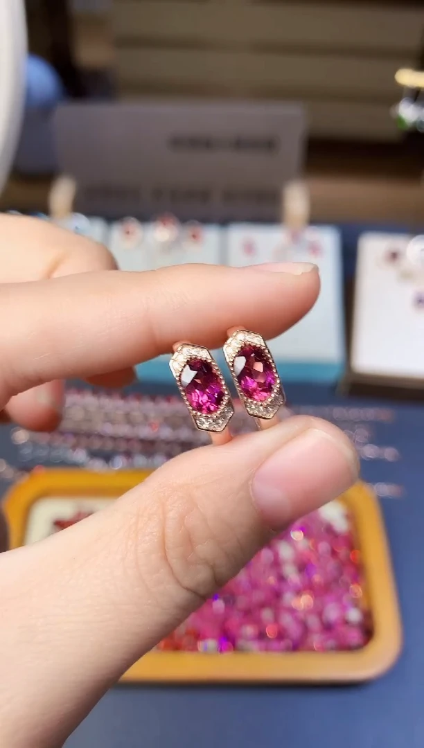 银S925镶嵌耳扣石榴石天然镁铝