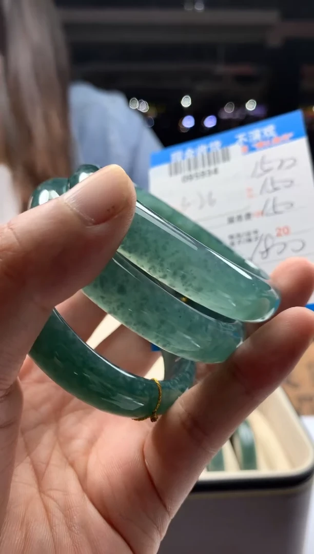 定制翡翠未镶嵌天然翡翠A货（多样性发其一）