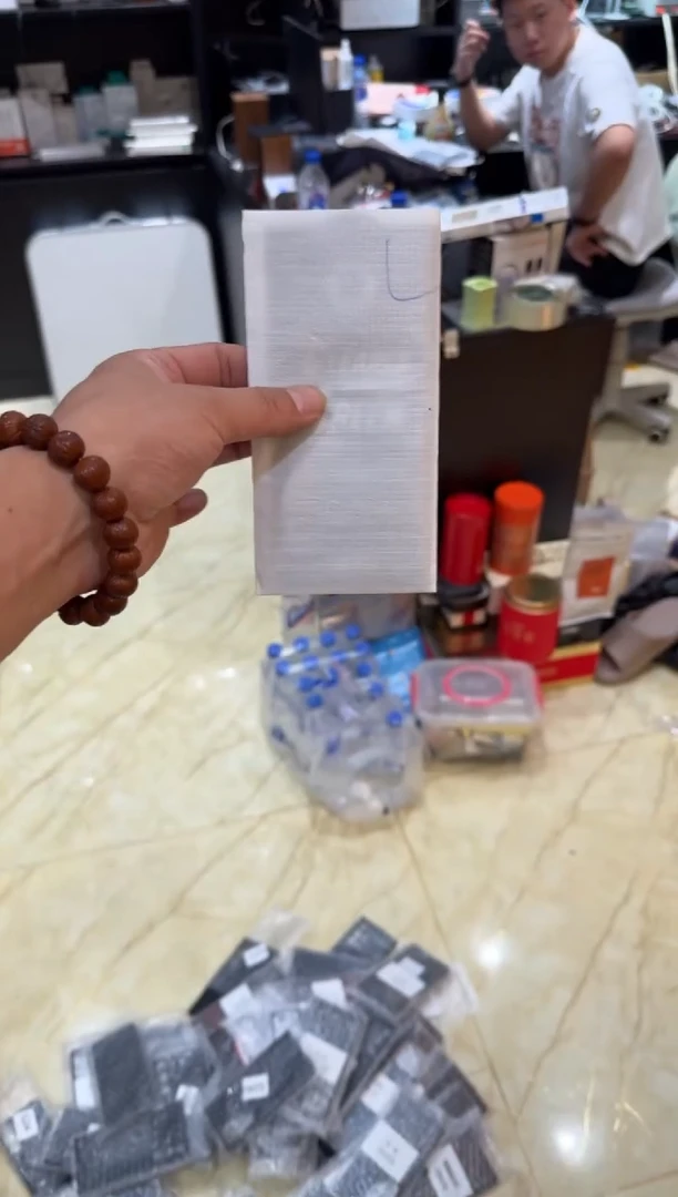 未拆封破**叔s24u ar 钢化膜裸片三个