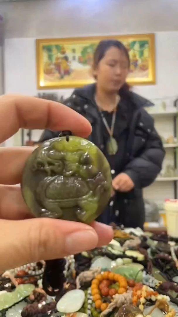 未镶嵌岫玉挂件