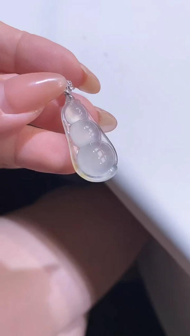 吊坠(不含链)18K金镶嵌翡翠福豆