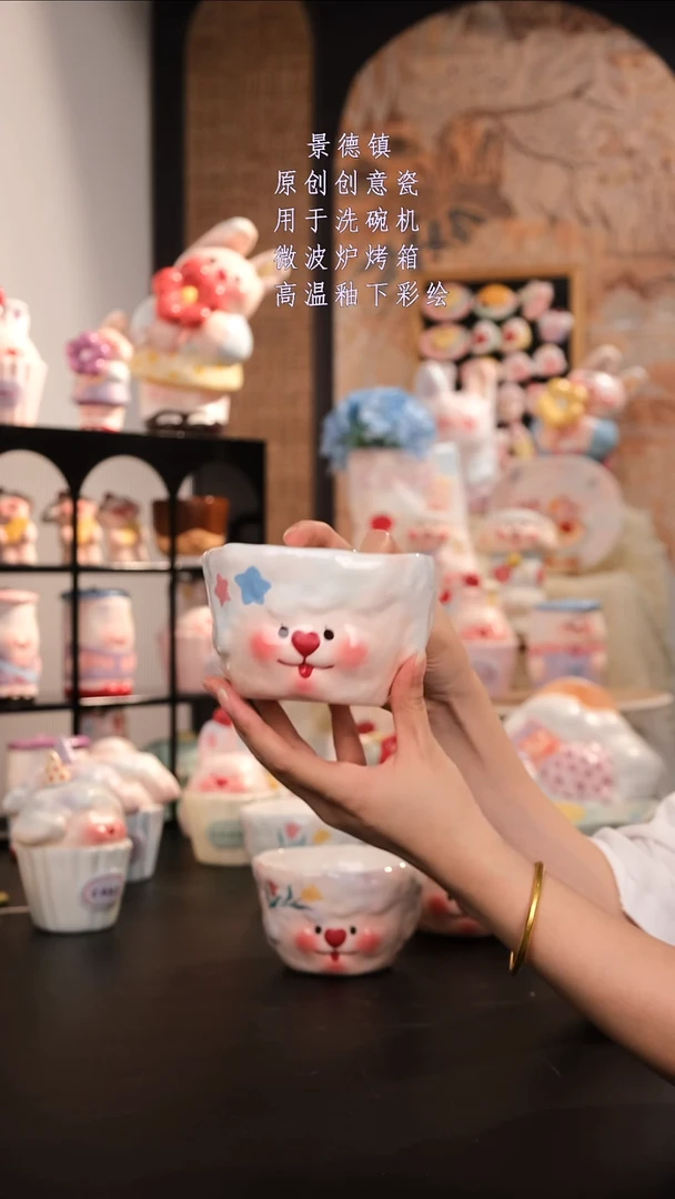 摆件景德镇手工手绘高温釉下彩设计师款